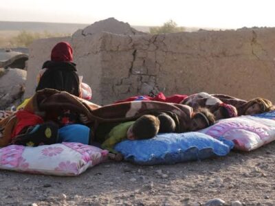 آسیب دیده‌‌گان زمین لرزه‌ها در هرات: «کمک‌ها به گونه عادلانه میان نیازمندان تقسیم نمی‌شود»