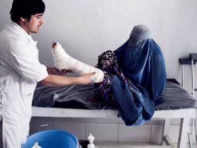 کمبود داکتران زن در شفاخانه‌ها، پیامدهای بسته ماندن دروازه‌های دانشگاه بر روی دختران افغانستانی