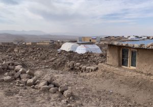 سردی زمستان، بی‌سرپناهی و وضعیت دشوار آسیب دیده گان زمین‌لرزه‌ها در هرات