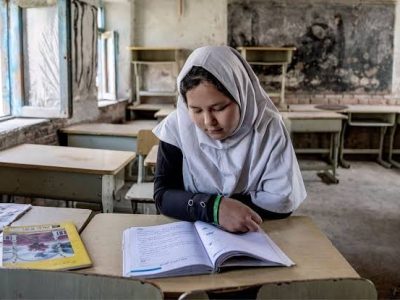 از ممنوعیت تحصیل تا افزایش ازدواج‌های زیر سن دختران در افغانستان