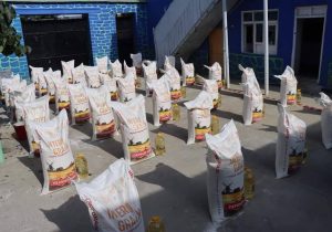 توزیع مساعدت برای ۵۰۰ خانواده بی بضاعت در بلخ و پروان 
